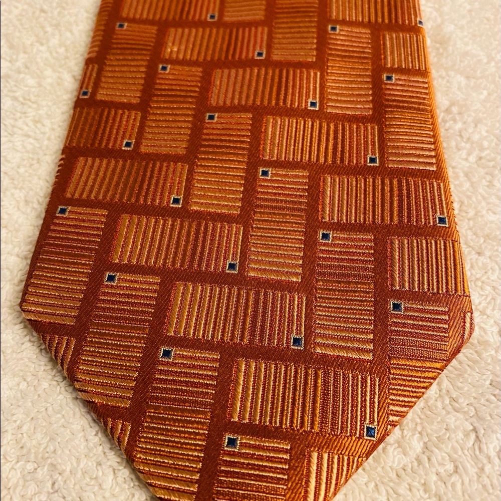 Brand New Corporate Power Tie By JOS A BANK - Picture 2 of 4